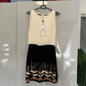 Klänning - Helt ny veromoda klänning