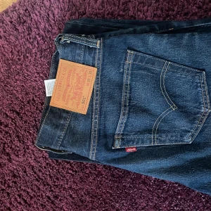Levi 501 - W 30 L 30 Använd sällan  Är i bra skick Säljer för den var för liten i midjan