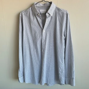 Massimo Dutti - rutig skjorta - Rutig skjorta  Skick: Oanvänd  Storlek: L 