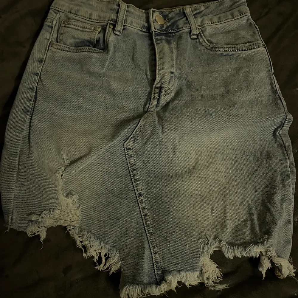 Jeans kjol från Anna collado . Kjolar.