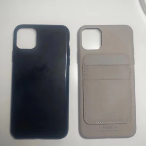 2 mobilskal Holdit iPhone 11pro max  - Den beigea är såld! Ett svart och en beige med tillhörande korthållare. Mer info hittar du i min bio😊