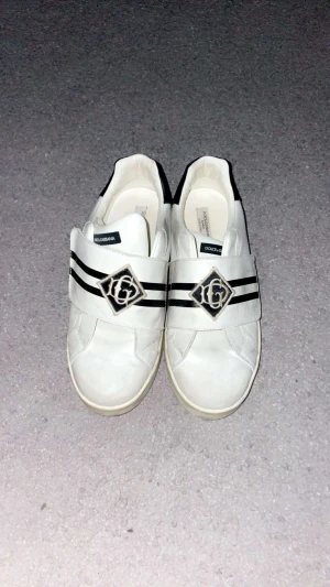 Dolce Gabbana Skor - Og pris - 5000kr mitt pris 1000kr pris går att diskuteras Kond 7/10