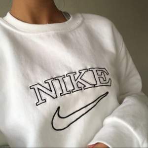 Nike sweatshirt, vet ej om den är äkta eller inte men skitsnygg! ☺️