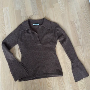 Adoore tröja  - Tröja ifrån adoore i storlek 38. Säljer då jag tycker att den är förstor. Använd en gång och har alltså jätte bra skick. 