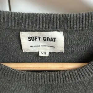 Super snygg cashmere tröja från softgoat 