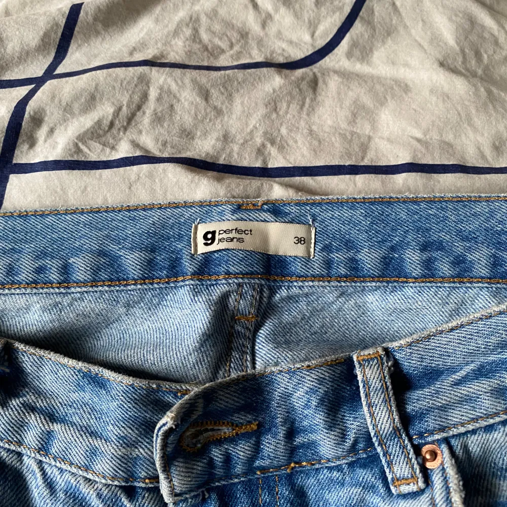Jeans från Gina storlek 38 passar inte längre . Jeans & Byxor.