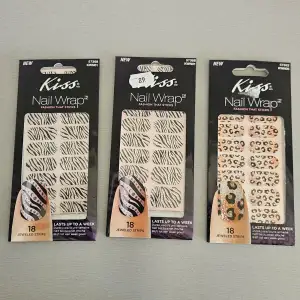 Nail Wrap för en stilfull manikyr. Säljer alla 3 för 80kr.  1 st: nypris 89 kr ( Märke: KISS)