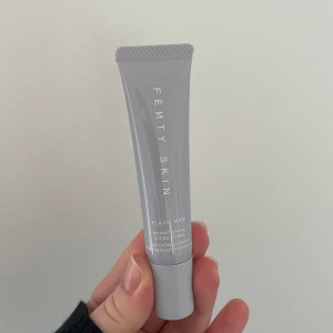 Fenty - Ögonkräm från fenty beauty oanvänd 