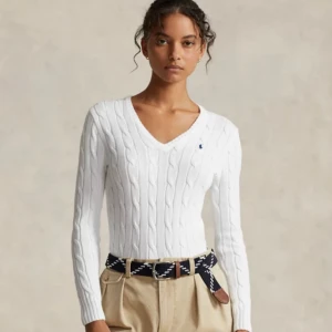 Ralph lauren stickad tröja - Säljer nu min stickade ralph lauren tröja!!  Nypris ca 700 men säljer för 400!!  ( kom privat för egna bilder)