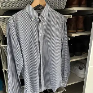 GANT skjorta 2 st och en Bläck säljes i superfint skick. 150 kr styck eller alla tre för 350 kr