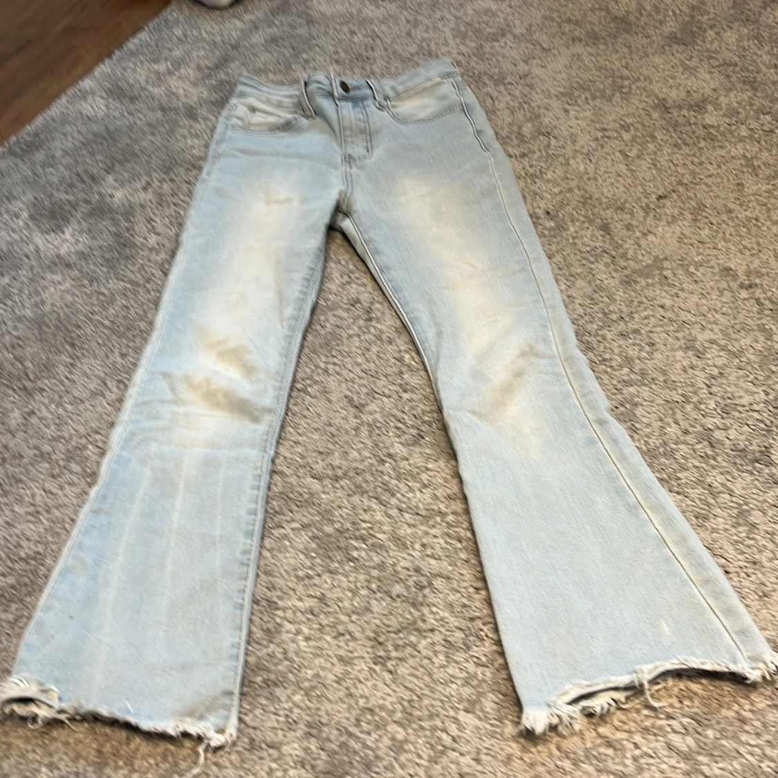 Jeans som är utsvängda