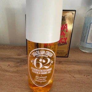 Sol de Janeiro body mist - Använd ca 4-5 gr  85% kvar Köpt för 449kr