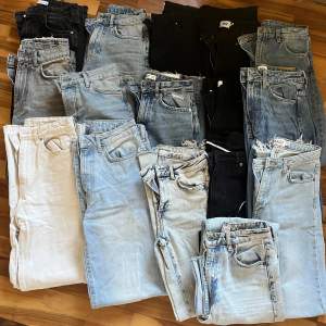 Har nyss stor rensat min garderob så därför säljer jag nu dessa par jeans pga. att dem blivit för små.  Majoriteten är i storlek 34, några få i storlek 36. De är i fint skick och sparsamt använda. Lite blandade märken och modeller. 1500kr för alla 16