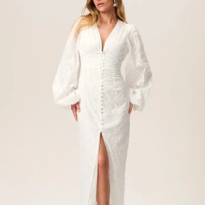 Positano klänning  - Säljer min fina Adoore klänning i strl 36. Aldrig använd, lapparna kvar.  Säljer då den är för liten.  Kan tänkas gå ner i pris vid snabb affär 