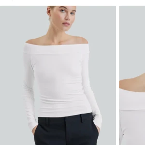 Off shoulder topp - Vit off shoulder topp från bikbok i nyskick💕 300kr nyskick 