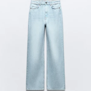 Zara jeans - Prislappen kvar på jeansen från zara