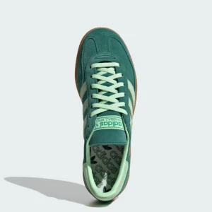 Handball spezial skor - Säljar dessa super snygga addidas skor i str 38. Har använt dem 1 gång men är precis som ny! Skriv om ni har några frågor❣️(har slängt kvitton och kartong)