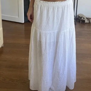 Utsåld maxikjol Lindex❤️‍🔥 - Säljer min absolut favorit kjol till sommaren ❤️‍🔥Först till kvarn❤️‍🔥