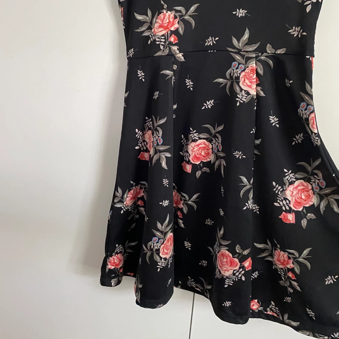 NWOT H&M Divided kort blommig klänning 34 - 92