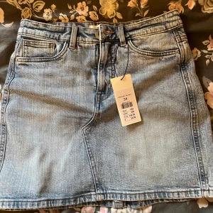 Jeanskjol - helt oanvänd