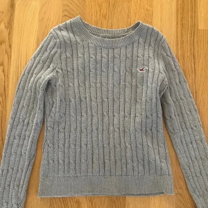 Långärmad tröja - Långärmad tröja från hollister🌸