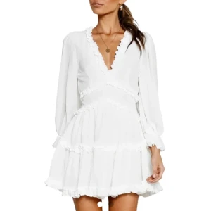 Studentklänning - Vit super fin klänning från Dressy i storlek 36💕