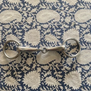 Bett - Ett tvådelat tränsbet med lösa ringar i storlek 11,5. Har aldrig använts.