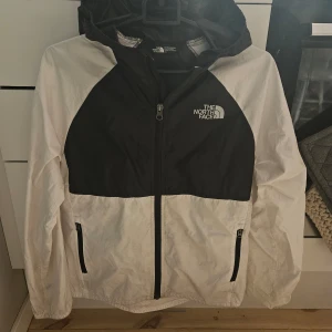 The north face  - The north face vårjacka. Strl 148/152. Storlek L, Boys. 