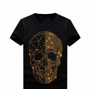 T-shirt med skelett  - En svart T-shirt med ett skelett tryck. Helt ny och aldrig använd.