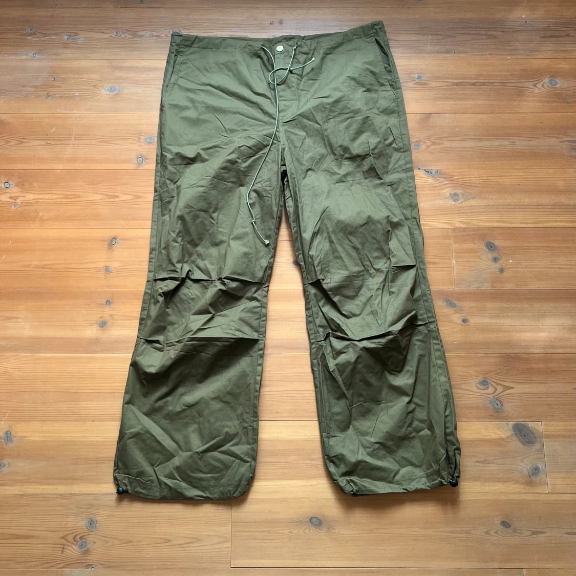 parachute pants