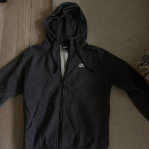 Nike hoodie i stl S. Nyskick!💕