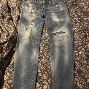 Dsquared jeans - Dsquared jeans storlek S ljusblå. Vill bli av med dessa så snabb affär kan jag gå ner i pris. De är såklart äkta 