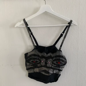 Supercool handgjord festtopp pärlor  - Fantastisk handgjord topp