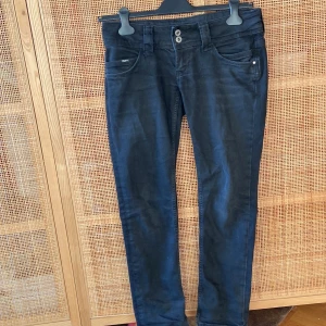 Pepe jeans - Byxorna är i bra skick😍 Dem säljes för att dem är för stora för mig.