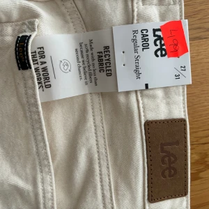 Jeans byxor  - Ny oanvända byxor 