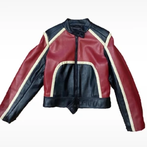 Skitsnygg fake läderjacka - I använt men fint skick!! Perfekt till våren!