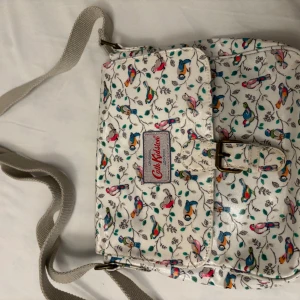 Cath Kidston väska - Köpt i London. Använd fåtalet gånger. 
