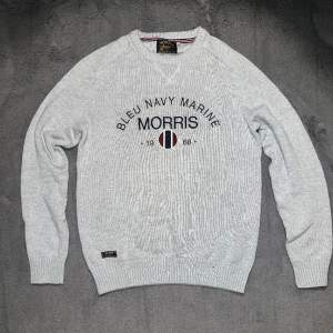 Säljer grå Morris sweatshirt i storlek M, bra skick