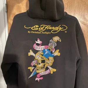 Ed Hardy Hoodie - Hoodie från Ed Hardy. strl xxl så passar bra som oversized 