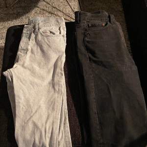 2 st weekday jeans  Storlek 27/30 200 st,  350 för båda