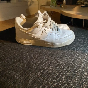 Air force 1 - Air force 1  Nypris 1000 Storlek 41