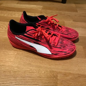 Puma inomhus fotbollsskor  - Sparsamt använd, knappt använd