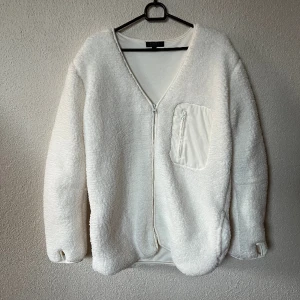 Gosig tröja  - Supergosig tröja med blixtlås i oversize modell, ny med lappen kvar 🤍