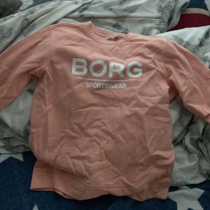 Björn Borg sweatshirt  - I lite aprikos rosa färg 