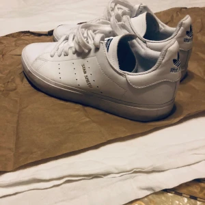 Adidas Stan Smith gold  - Skick 8/10, strl 41.5.