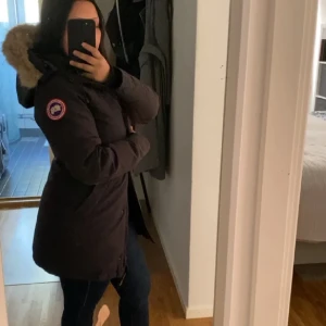 Canada goose victoria parks  - Säljer den pågrund av att den inte kommer till användning längre 