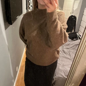 Stickadtröja - Stickadtröja från hm, använd men supergosig och fin!!!