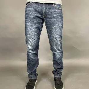 Unika jeans