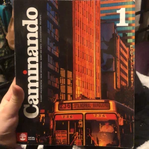Caminando 1 - Spanska lärobok i fint skick👍Nypris 500kr