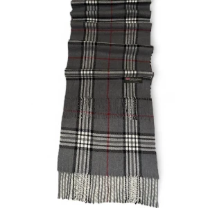 100% Kashmir halsduk - Kashmir halsduk i färgen grå. Använt skick (lite tovig) men fortfarande snygg och användbar. Måtten är 165x31cm, köp för endast 349kr